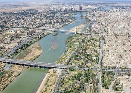 شهرداری اهواز و قرارگاه خاتم برای محرومیت زدایی پای کار هستند/سیاه نمایی موجب ناامیدی مردم می‌شود