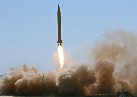 سپاه پاسداران از یک سامانه جدید موشکی رونمایی کرد/ بالستیک‌های دوربرد «رگباری» شلیک می شوند