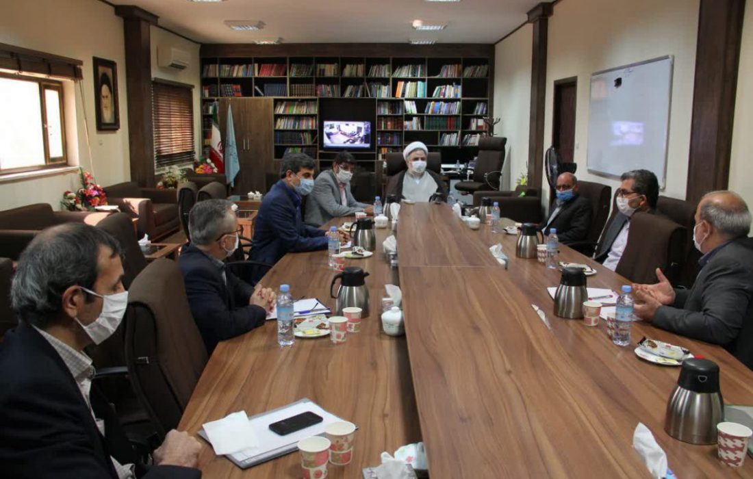 صنعت نفت نقش اساسی در رشد و توسعه اقتصادی کشور دارد