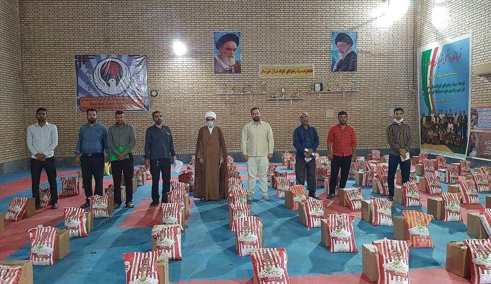 مهربانی جهادگران اهوازی با توزیع ۱۴۰۰ بسته معیشتی بین نیازمندان