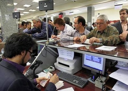 چرا در روزهای کرونایی بانک‌ها شلوغ هستند؟