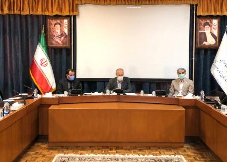 تفاهم نامه بازسازی اتوبوس های فرسوده ناوگان عمومی شهرهای کشور بین سازمان برنامه و بودجه، صندوق کار آفرینی امید و شهرداران ۶۸ شهر امضا شد.