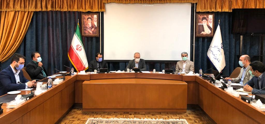 تفاهم نامه بازسازی اتوبوس های فرسوده ناوگان عمومی شهرهای کشور بین سازمان برنامه و بودجه، صندوق کار آفرینی امید و شهرداران ۶۸ شهر امضا شد.