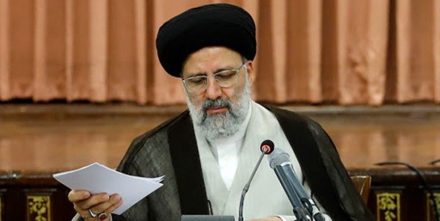 جمع آوری امضا در مجلس برای نامزدی آیت الله رئیسی در انتخابات ۱۴۰۰