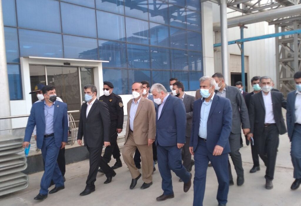 استاندار خوزستان: برای تداوم ثبات قیمت کالاها در حال نظارت هستیم / شرایط بازار مرغ در حال بهبودی و ثبات است / کاهش قیمت سیمان از طریق افزایش عرضه / در شکر، روغن و سایر کالاها مشکلی نداریم