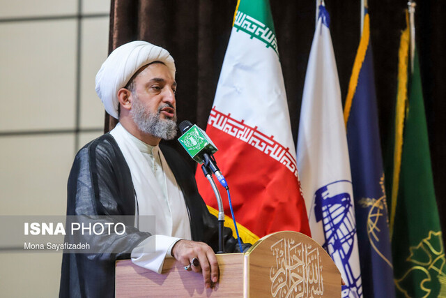 زنان از طریق فضای مجازی، آشنایان خود را به حضور در انتخابات دعوت کنند