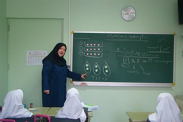 پرداخت فوق العاده ویژه معلمان با حقوق مرداد ماه