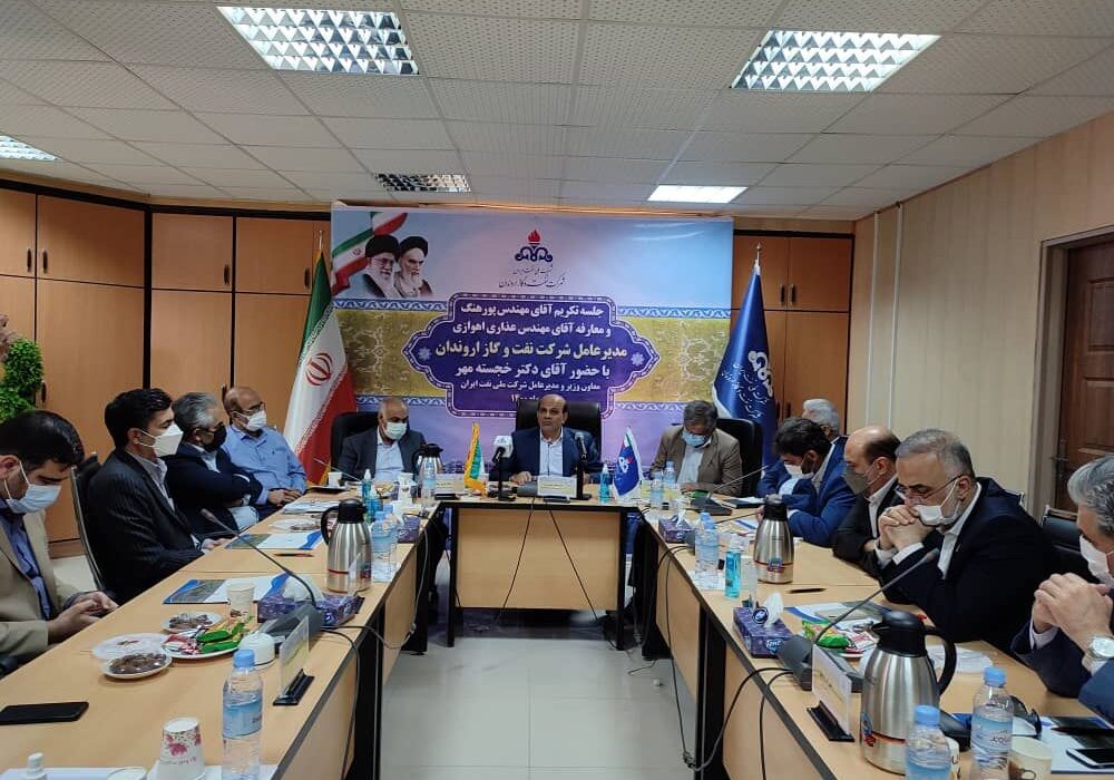 آباد کردن مناطق نفت‌ خیز باعث توسعه صنعت نفت می شود