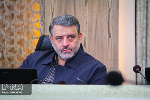 شهردار اهواز: ۱۳۰ نفر بدون حضور از شهرداری اهواز حقوق می‌گیرند
