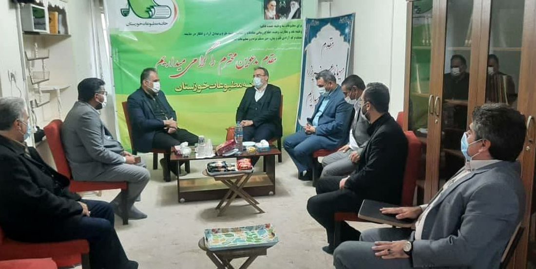 نماینده مدیران مسئول در هئیت نظارت بر مطبوعات کشور در اولین سفر کاری خود به استان خوزستان: ایرادات شیوه نامه در راستای رتبه بندی مطبوعات باید مرتفع شود/ یارانه مطبوعات باید با نگاه نیاز مخاطب باشد