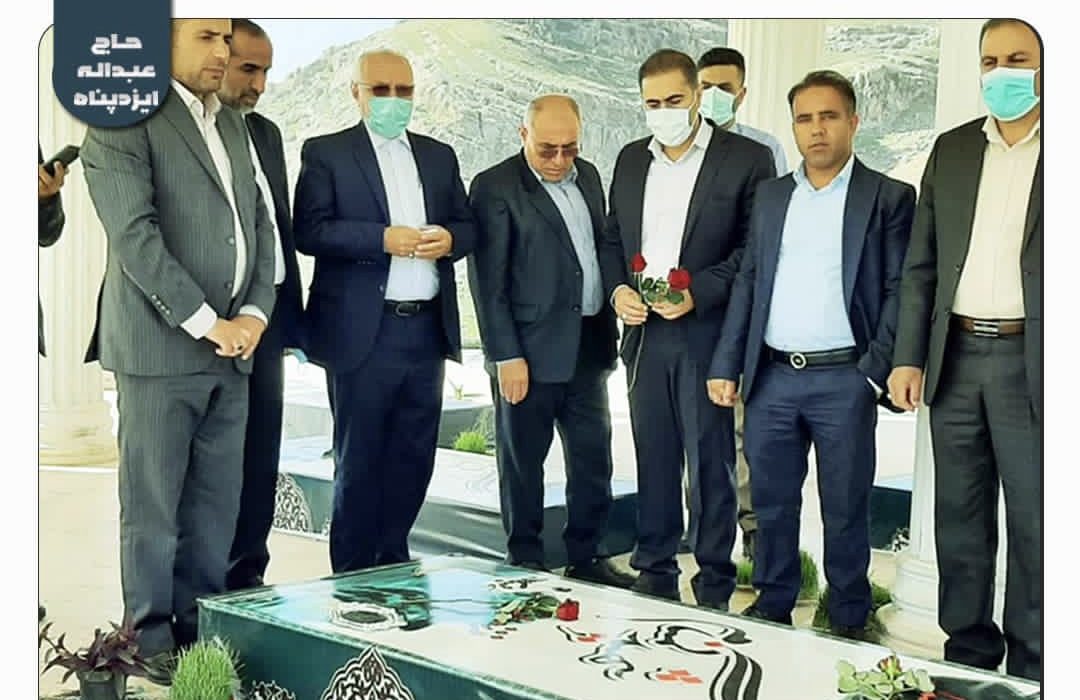 ادای احترام به مقام شامخ شهیدان در اولین حضوردر سال جدید نماینده مردم شریف شهرستان های ایذه باغملک و دزپارت در مجلس شورای اسلامی