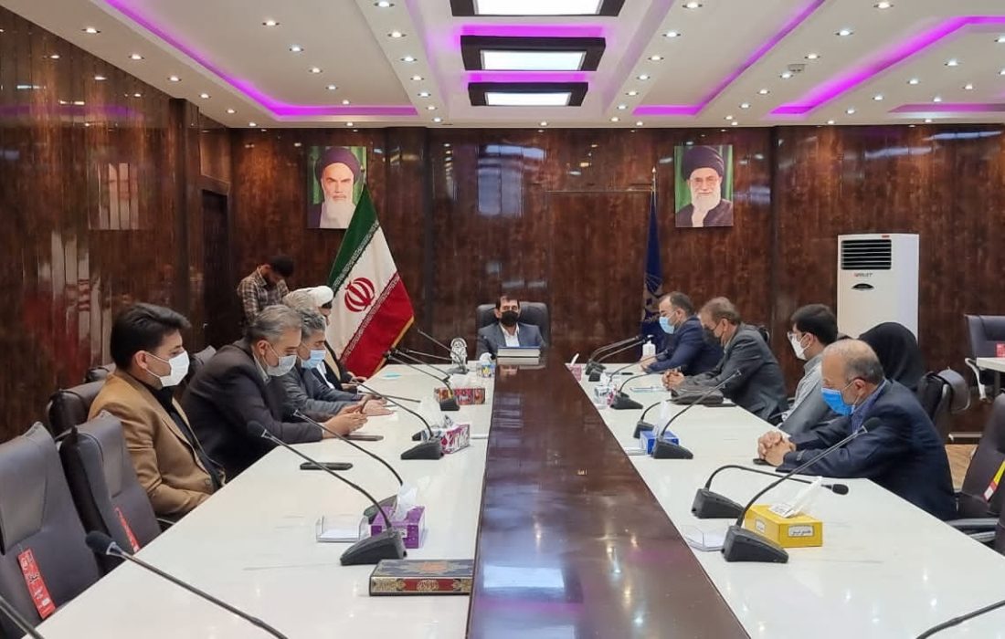 جعفری دادستان مرکز خوزستان: باید اقدامات انجمنهای حمایت همگام با رویکردهای تحولی و تعالی باشد/ باید از نظرات کارشناسان، دانشگاهیان، کار آفرینان و فعالان اقتصادی برای تقویت انجمنها بهره جست/برای ترمیم آسیبهای اقتصادی،فرهنگی،اجتماعی و.. زندانی و خانواده ها، باید خدمات حمایتی را برای افراد آزاد شده از زندان نیز تداوم بخشید