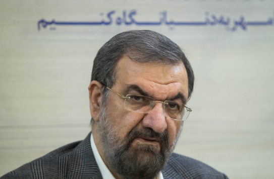 ایرانیان داخل و خارج کشور باید در رونق اقتصادی نقش ایفا کنند