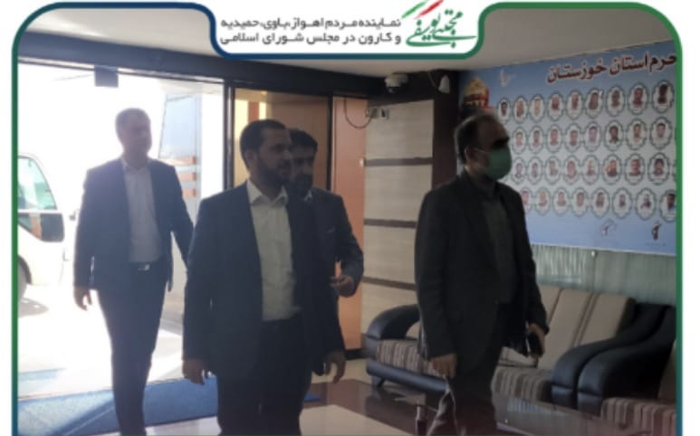 به دعوت نماینده اهواز انجام گرفت؛ حضور معاون وزیر صنعت،معدن وتجارت دراهواز به منظور نشست با صنعتگران،اصناف و فعالان اقتصادی و خوزستان
