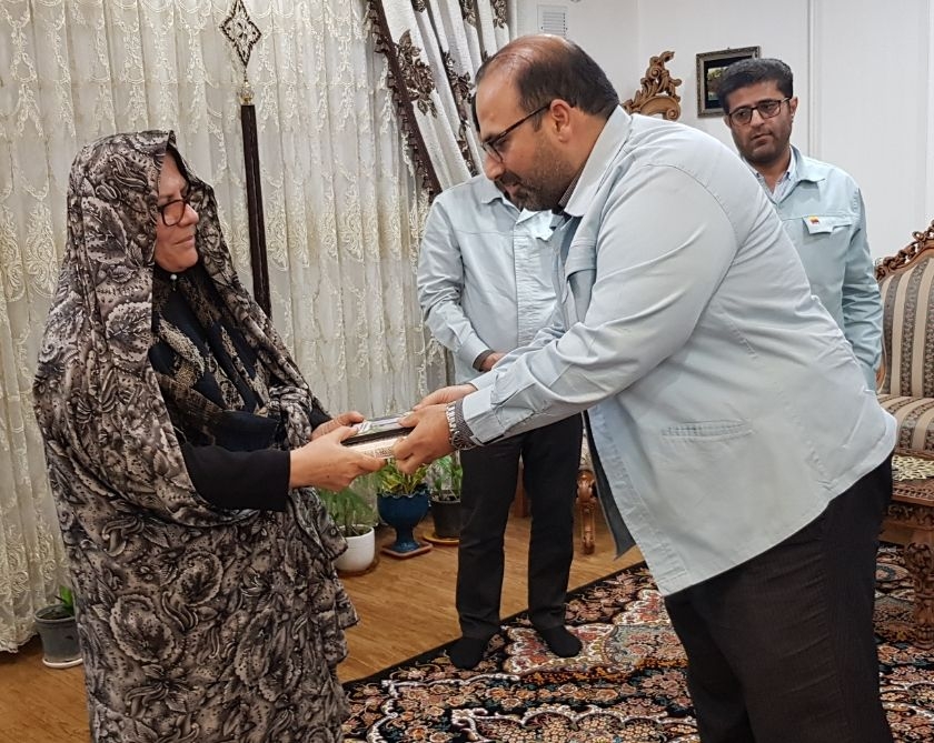 ارزش همـسـران شـهدا، کمتر از خود شهیدان نیست