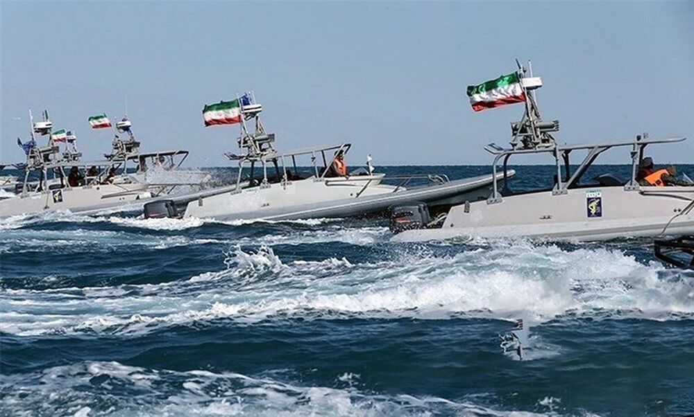 فرمانده نیروی دریایی سپاه بیان کرد ؛ نیروی دریایی سپاه پاسداران برای مقابله با هرگونه حمله احتمالی آمادگی کامل دارد