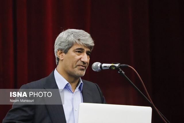 معاون اقتصادی استاندار خوزستان: توسعه سرمایه‌گذاری در پژوهش، عامل رشد اقتصادی است