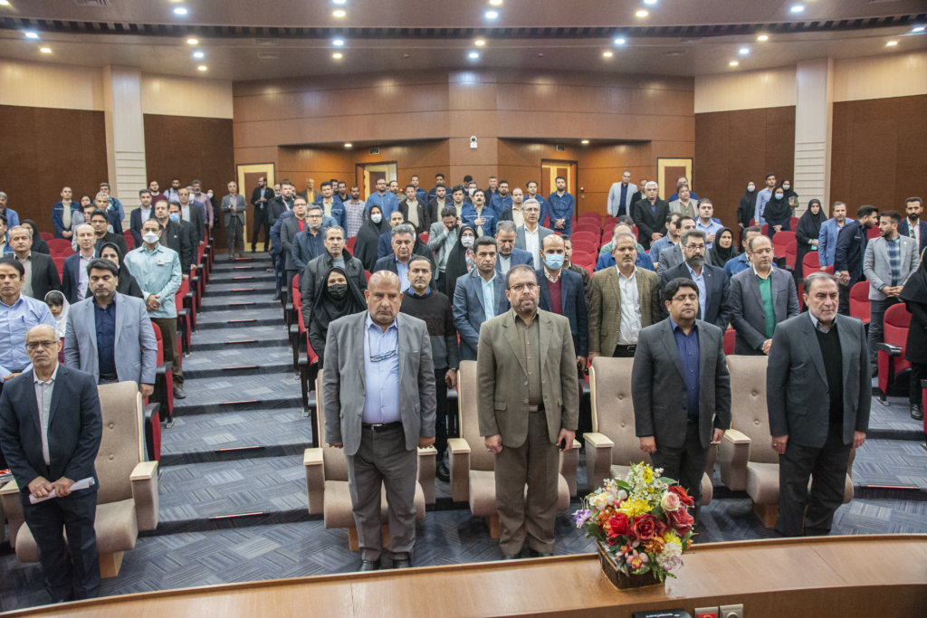 در همایش تجلیل از واحدهای نمونه تولید غذا در خوزستان؛ شرکت خمیرمایه و الکل رازی واحد تولیدی نمونه شد