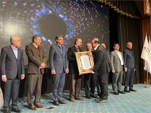 مدیرعامل شرکت فولاد خوزستان در همایش صد شرکت برتر ایران: توسعه صادرات بهترین راهکار حمایت از صنایع در دوران تحریم