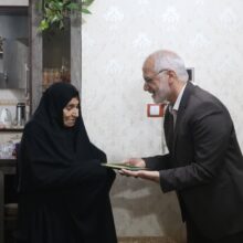 دیدار و مصاحبت استاندار خوزستان با خانواده شهید شاهرخ محمدی