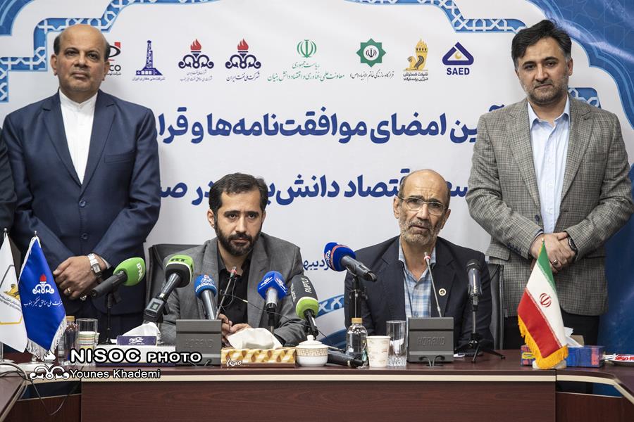 با حضور معاون رییس جمهور و مدیرعامل شرکت ملی نفت؛ امضای قرارداد ساخت بار اول در مناطق نفت خیز جنوب