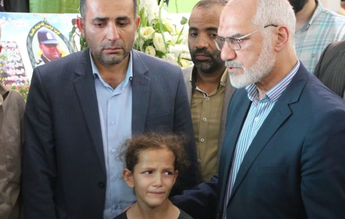 استاندار خوزستان در مراسم تشییع شهید محمد قنبری؛ از اولیا خدا آموخته‌ ایم شیوه و راه زندگی ما شهادت است