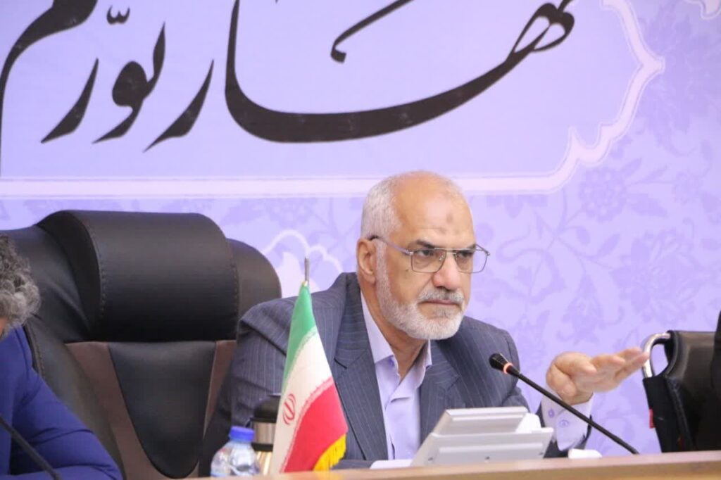 تاکید استاندار خوزستان بر استفاده صنایع پتروشیمی و فولاد از آب خلیج فارس و تاسیسات آب شیرین کن