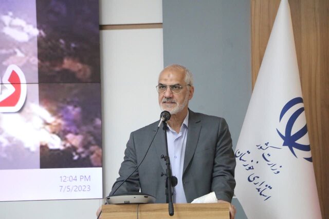 استاندار خوزستان تاکید کرد لزوم توازن خدمات در شهرها و روستاها/ عملکرد شهرداران و دهیاران رضایت مردم را در پی داشته باشد
