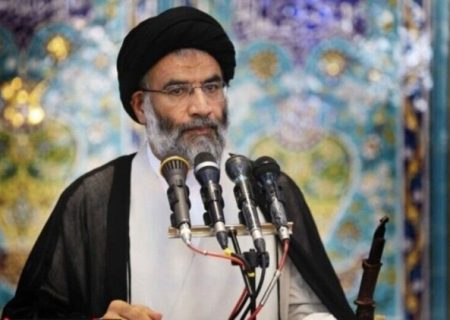 امام جمعه اهواز: خدمات‌رسانی به اربعین و اربعینی‌ها باید مردمی شود