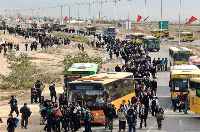 معاون حمل و نقل اداره کل راهداری و حمل و نقل جاده‌ای خوزستان اعلام کرد استقرار ۷۰۰۰ اتوبوس در مرزهای شلمچه و چذابه/ جابه جایی بیش از ۲۱۶ هزار زائر در هفته گذشته