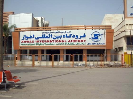 نماینده اهواز در مجلس عنوان کرد آمادگی پرداخت ۳۰۰ میلیارد تومان برای توسعه فرودگاه اهواز