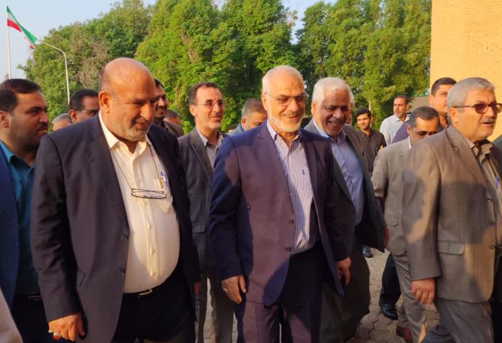 قدردانی استاندار خوزستان از اقدامات صنعت نیشکر در رونق زراعت چوب؛ زنجیره صنعت چوب در خوزستان همچون نیشکر ایجاد شود/توسعه زراعت چوب در خوزستان؛ گامی به سوی ایجاد اشتغال و رونق اقتصادی