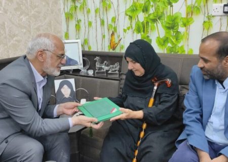 دیدار استاندار خوزستان با خانواده شهدای دفاع مقدس