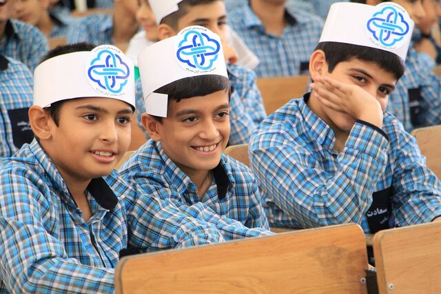 مدیرکل دفتر سلامت و تندرستی وزارت آموزش و پرورش عنوان کرد ۴ میلیون دانش‌آموز، سفیر سلامت می‌شوند/ جذب ۷۴۰ دانشجومعلم بهداشت مدارس