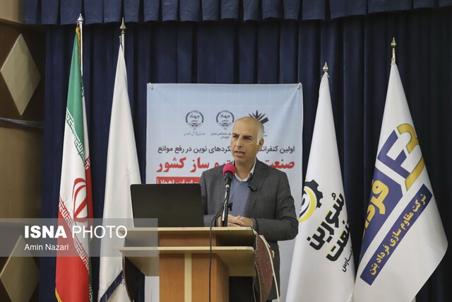 رئیس سازمان مدیریت و برنامه‌ریزی خوزستان عنوان کرد لزوم گسترش چتر قانون در صنعت ساختمان/ تا انبوه‌سازی نشود، هزینه واحدها پایین نمی‌آید