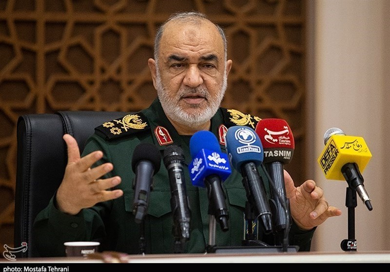 نشست هماهنگی برپایی اردوهای راهیان نور و راهیان پیشرفت با حضور فرمانده کل سپاه