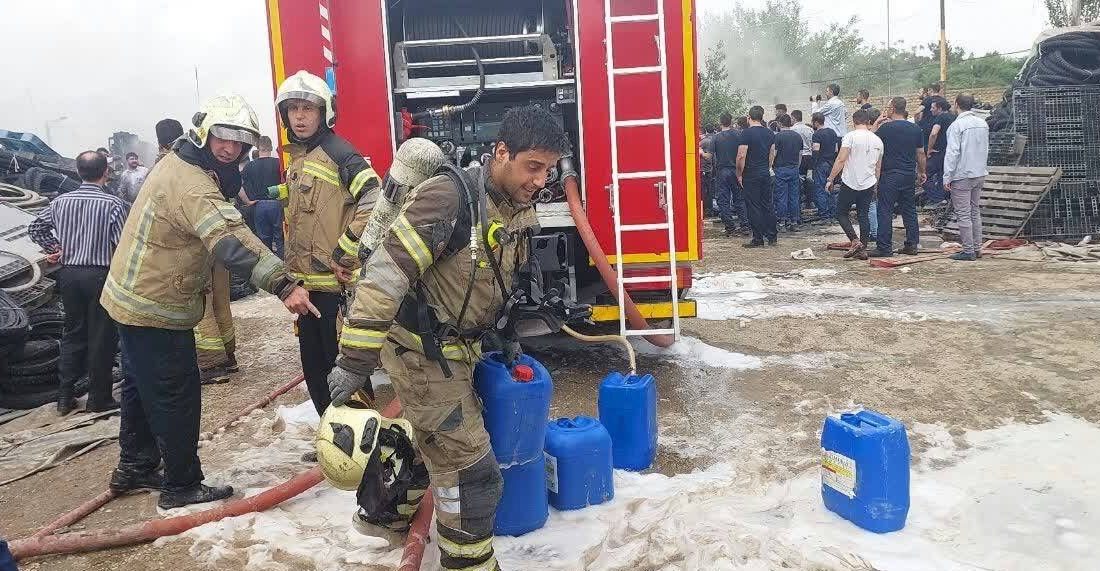 آتش‌سوزی صدها تن زباله و لاستیک فرسوده در دزفول مهار شد