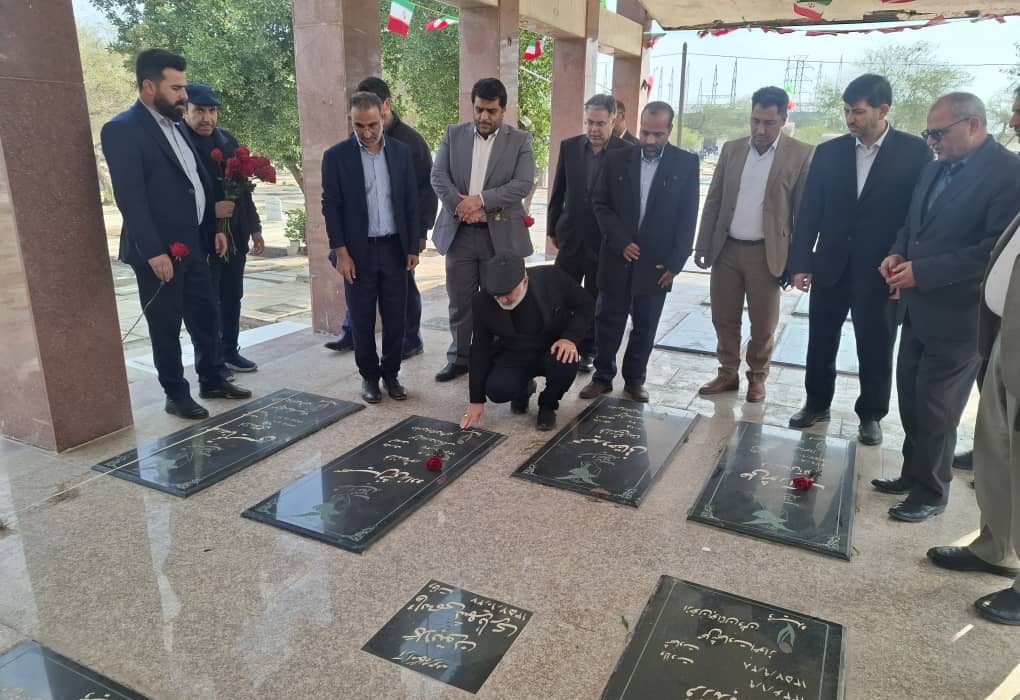 همدلی و وفاق ملی خواسته‌ شهدا از ماست