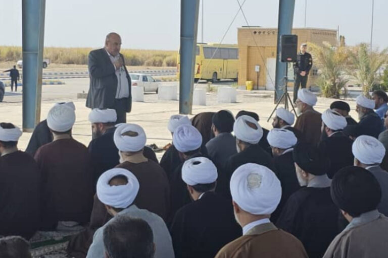 بازدید ائمه جماعات پنج استان از کشت و صنعت دعبل خزاعی؛ از دستاوردهای نیشکر قدردانی شد