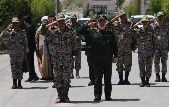 ادامه بازدیدهای فرماندهان ارشد نظامی از مواضع پدافندی کشور؛ امروز سرکشی به پایگاه پدافند نطنز/ رونمایی در مجموعه پدافند هوایی کشور؛ به زودی
