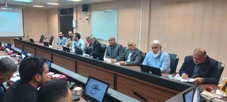 در سازمان آب و برق استان خوزستان برگزار شد؛ نشست بررسی حل معضل آب هفت‌تپه با حضور مدیران عامل شرکت توسعه نیشکر و هفت‌تپه و معاونین سازمان آب و برق استان