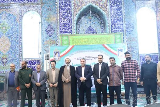 با همت خیرین و مسئولین؛ اهدای 250 بسته تحصیلی به دانش‌آموزان نیازمند در منطقه هفت اهواز