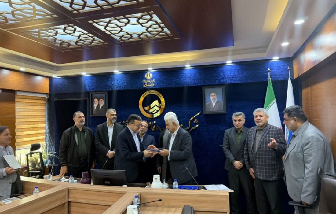 تقدیر از مشاور امور ایثارگران شرکت آب و فاضلاب خوزستان و فرزند شهید علی مرادی