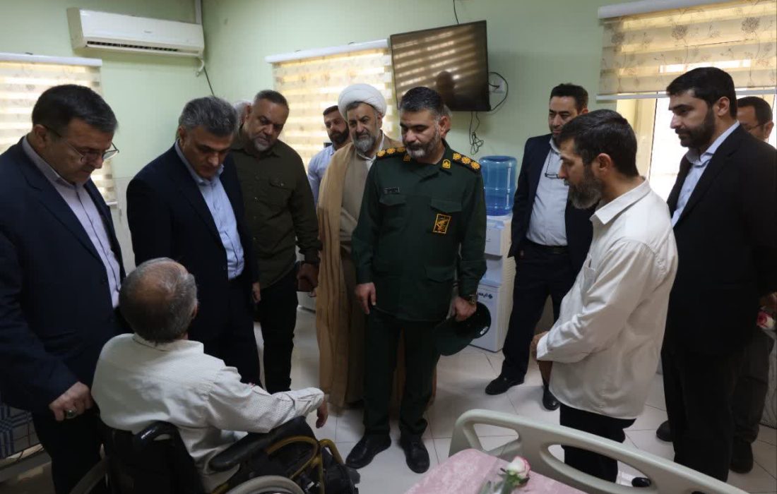 به مناسبت گرامیداشت هفته دفاع مقدس، جمعی از مدیران و معاونین شرکت آب و فاضلاب