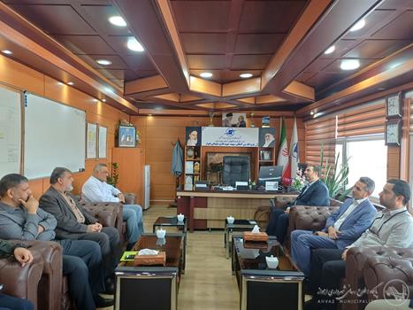 دیدار مدیرعامل سازمان زیباسازی شهرداری اهواز با مدیرکل فرودگاه‌های استان خوزستان