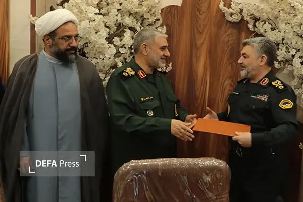 دیدار فرمانده سپاه خوزستان با فرمانده انتظامی استان به مناسبت هفته فراجا