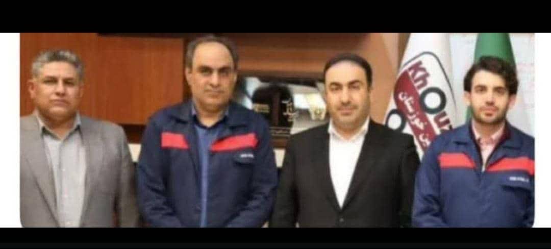 دکترمجتبی زنگنه رئیس هیئت مدیره فولاداکسین خوزستان ودیگراعضاهییت مدیره نمودی ازجوانی وتجربه عوامل موفقیت درزمینه اشتغالزایی ورشد توسعه این شر‌کت می‌شوند