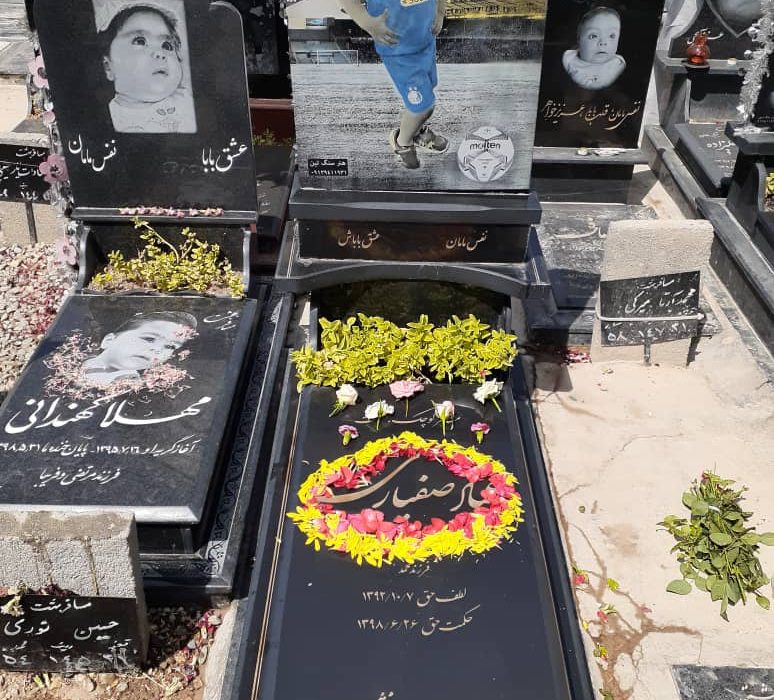 هیچگونه دیه ای به ما پرداخت نشده اما یکی از روزنامه ها قید کرده بود که ما ۳۶۰ میلیون تومان دیه گرفته ایم/ وکیل ورزشگاه آزادی می گوید” هرکاری می خواهی انجام بده، باید مراقب فرزندت می بودی”/ نمی گذارم خون فرزندم پایمال شود