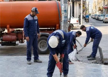 گام پیشگیرانه آبفا آبادان برای کاهش پس‌زدگی و آب‌گرفتگی در فصل بارندگی