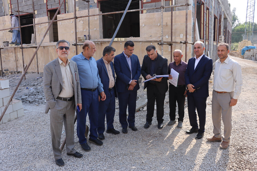 بازدید مدیرکل امور مالیاتی و دستیار استاندار از شیرخوارگاه در حال ساخت بهزیستی خوزستان